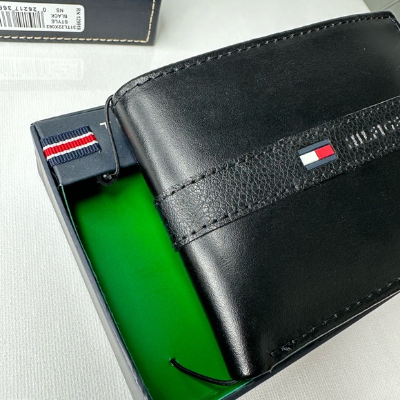 NEW TOMMY HILFIGER MENS RANGER BIFOLD LEATHER PASSCASE ID BILLFOLD WALLET Black - Picture 5 of 11